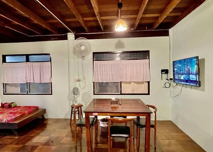 Gasthof Lamduan House Whole House - 3br - Experience Temple And Canal Life Bangkok